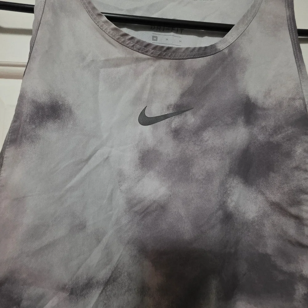 Nike Icon Clash City Sleek Womens Tank Size M